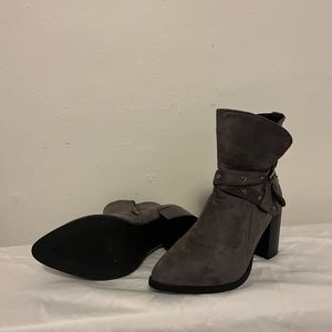 Grey boots
